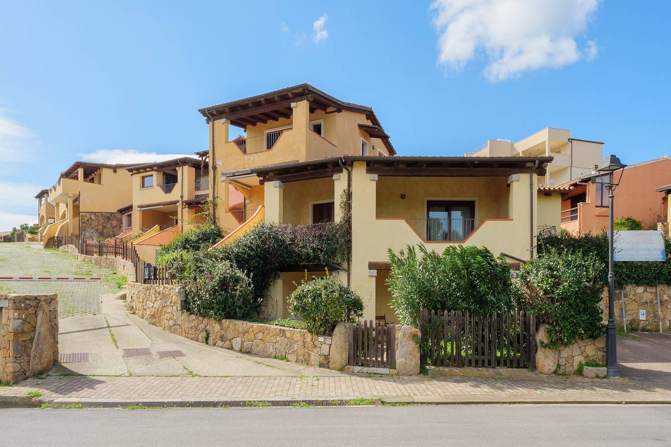 Ferienhaus "Residenz Orizzonti App N 21" mit Meerblick, 2 Terrassen & mobiler Klimaanlage in Quinta Spiaggia, Golfo Aranci
