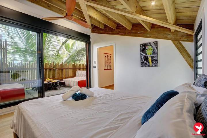 Gîte pour 4 personnes, avec vue et terrasse dans Plage de Trou d'eau - 3