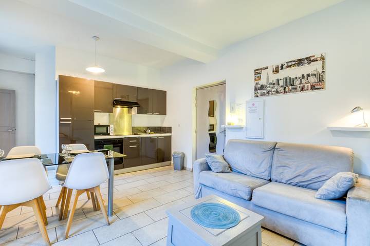 Ganze Wohnung, „La Lumineuse“ mit Balkon und Wlan in Béziers, Côte d'Améthyste