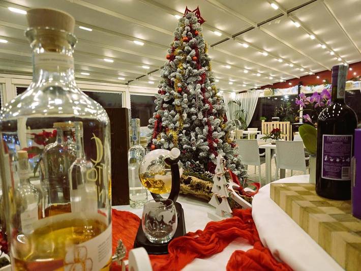 Location de vacances pour 2 personnes, avec piscine et vue sur le lac ainsi que vue et jardin à Garde - 2