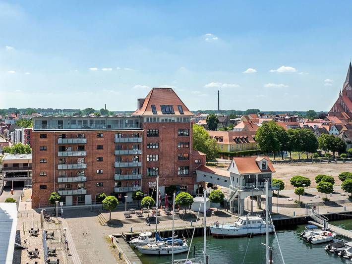 Ferienwohnung für 3 Personen, mit Balkon und Seeblick in Barth