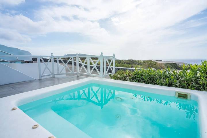 Villa pour 6 personnes, avec vue sur l’océan ainsi que terrasse et piscine à Santorin - 4