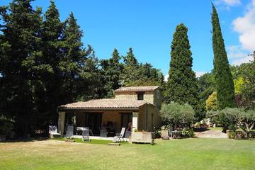Gîte pour 4 personnes, avec terrasse et jardin, animaux acceptés à Bédarrides