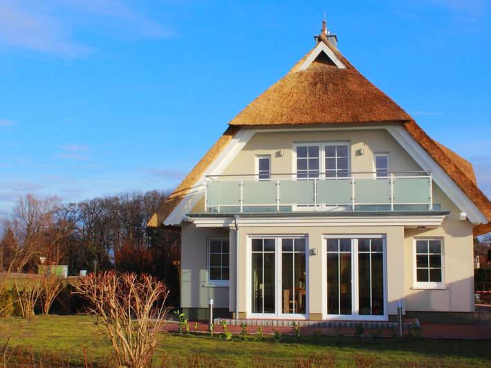 Strandhaus für 7 Personen, mit Terrasse und Ausblick sowie Garten und Sauna in Ahrenshoop - 3