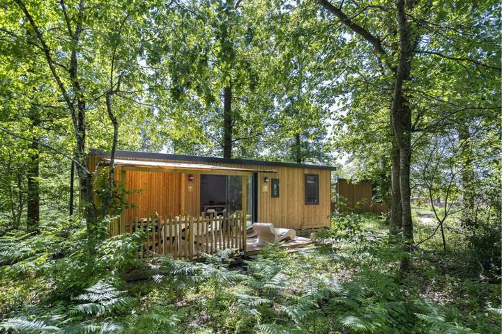 Mobil home pour 6 personnes, avec piscine ainsi que terrasse et jardin à Pierrefitte-sur-Sauldre