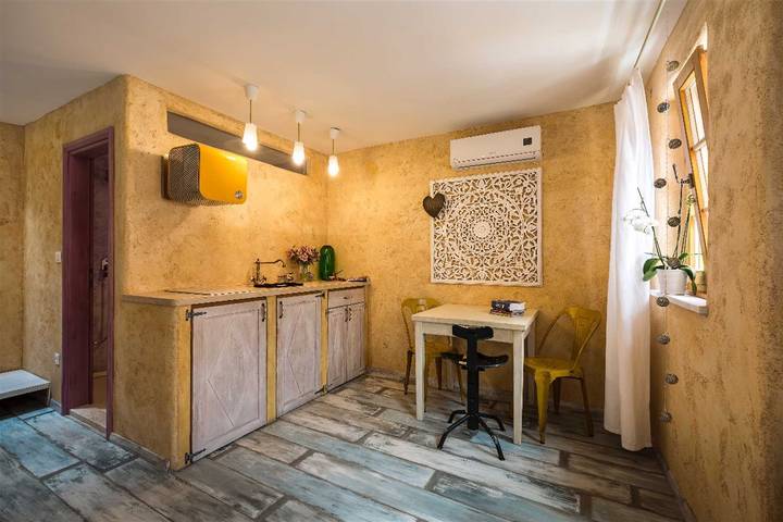 Ferienwohnung für 2 Personen, mit Balkon und Balkon/Terrasse sowie Terrasse und Sauna in Veli Losinj