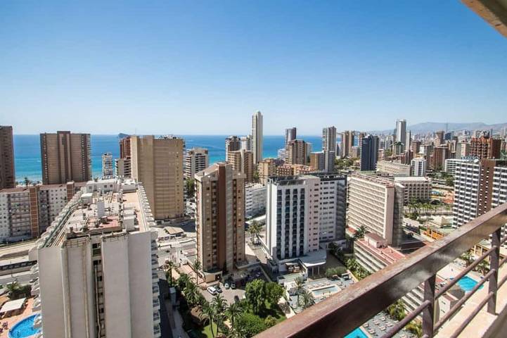 Holiday home for 4 people, with pool in Benidorm