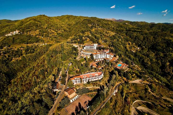 Hotel per 2 persone, con giardino e piscina in Barga