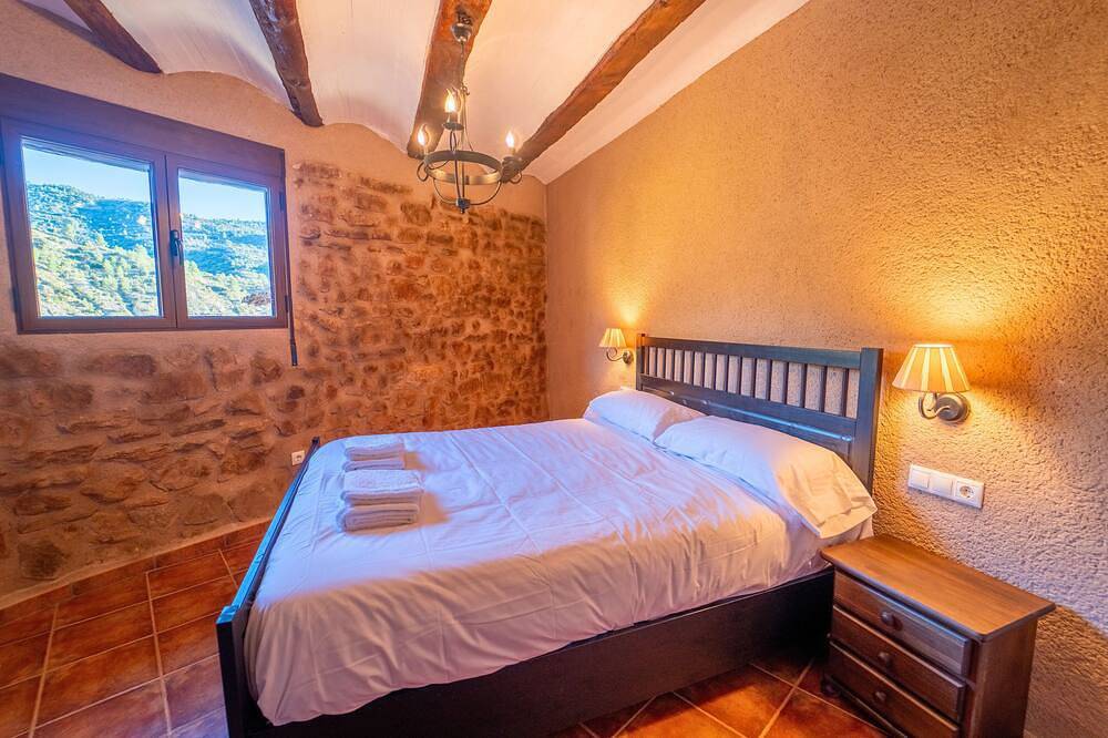 Casa de montaña en Casas Bajas con chimenea, Bbq y vistas al valle in Casas Bajas (Valencia), Provincia de Valencia