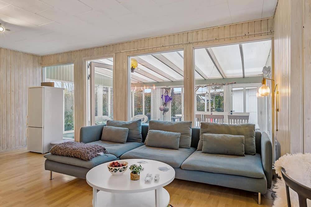 Cozy home in Svendborg with Wifi in Stenodden, Tåsinge