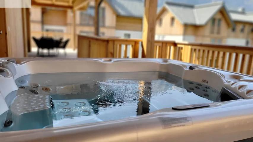 Bungalow für 6 Personen, mit Whirlpool und Balkon sowie Sauna in der Steiermark