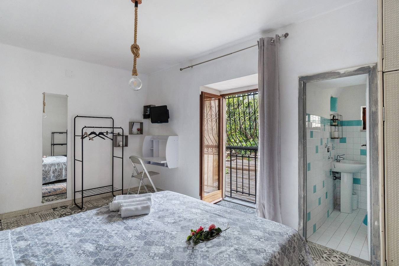 Chambre d'hôtes "Camera Claudius In Villa Vista Mare" avec terrasse partagée et Wi-Fi in Vico Equense, Province de Naples
