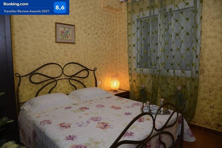 Apartamento entero, Artemide-Bonita casita con jardín junto a la piscina. in Policoro, Golfo de Tarento