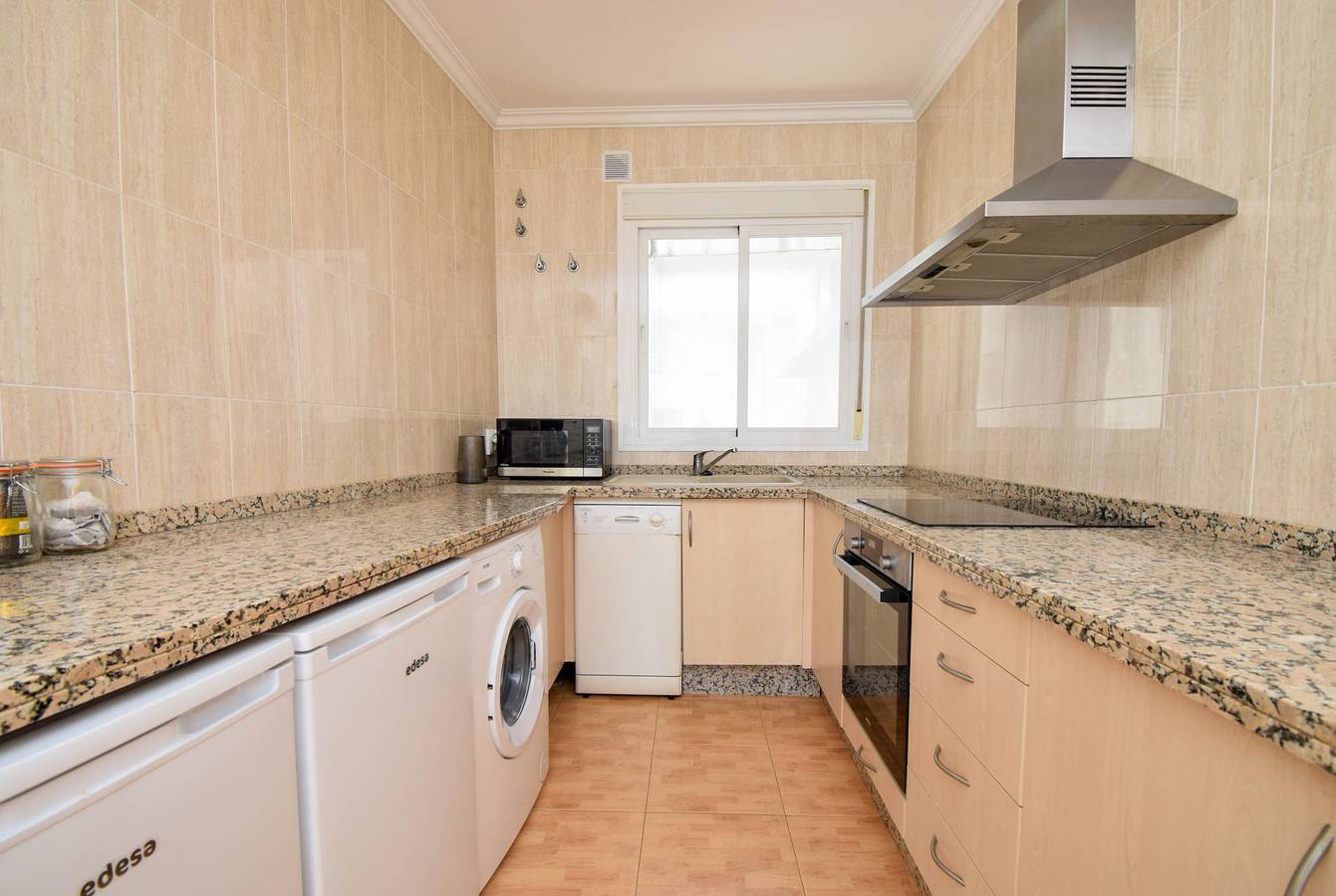 Hel lägenhet, Ref: 258. Charming attic apartment in Los Boliches close to the beach in Fuengirola Centre, Fuengirola