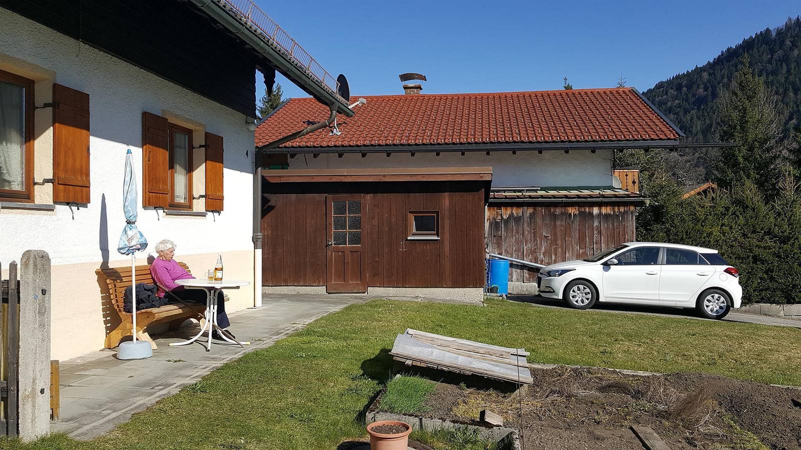 Ganze Ferienwohnung, Haus Betz, 1 Schlafraum, Dusche/Wc in Garmisch-Partenkirchen, Bayerische Alpen