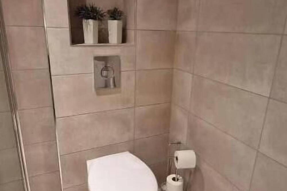 Ganze Wohnung, Comfortable apartment with free parking in Spydeberg