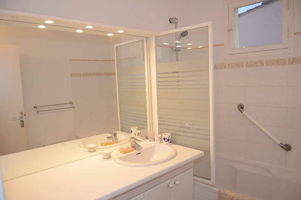 Appartement entier, Rare Sur  la plage - Vue exceptionnelle Port Grimaud<>Appartement climatisé Wifi in Port Grimaud, Grimaud
