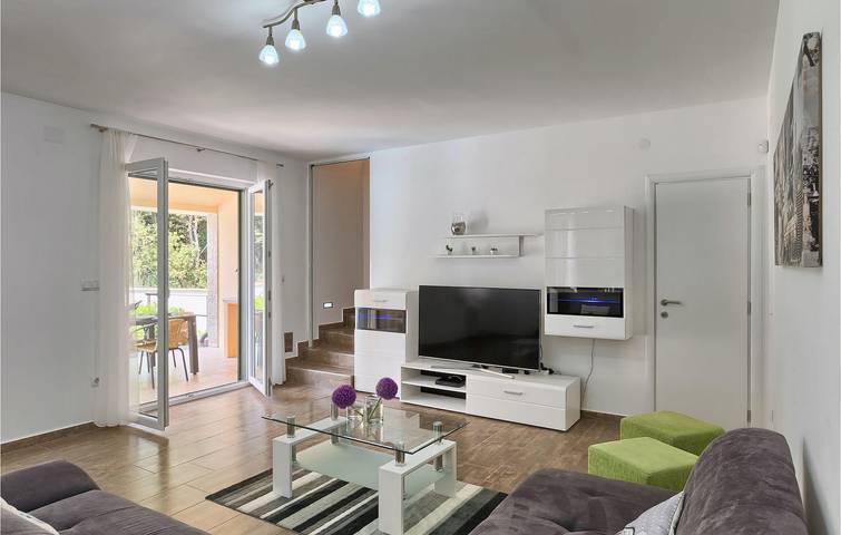 Elegante apartamento de 200 m² con piscina y terraza, a 2,5 km de la playa in Banjole, Costa sur de Istria