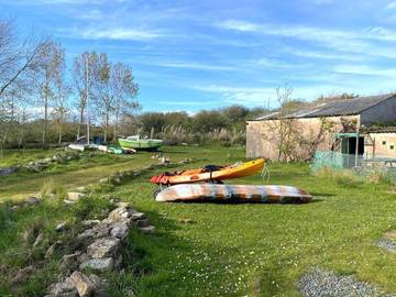 Gîte pour 7 personnes, avec vue ainsi que jardin et terrasse, animaux acceptés dans Plage Du Steir Penmarc H