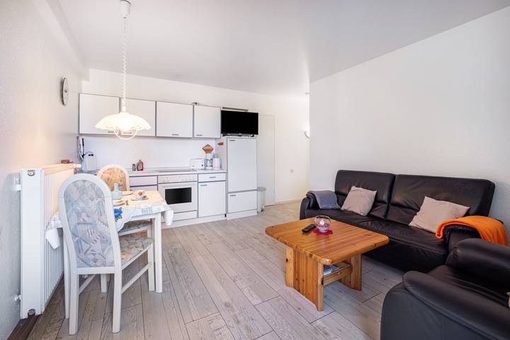 Ganze Wohnung, Ferienwohnung '3-Raum Fw 1' mit Gemeinschaftsgarten, Balkon und Wi-Fi in Hillgroven, Kreis Dithmarschen
