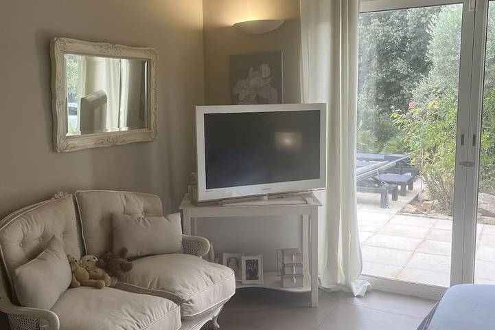 Location de vacances pour 5 personnes, avec terrasse et jardin, animaux acceptés à Saint-Marc-Jaumegarde - 2