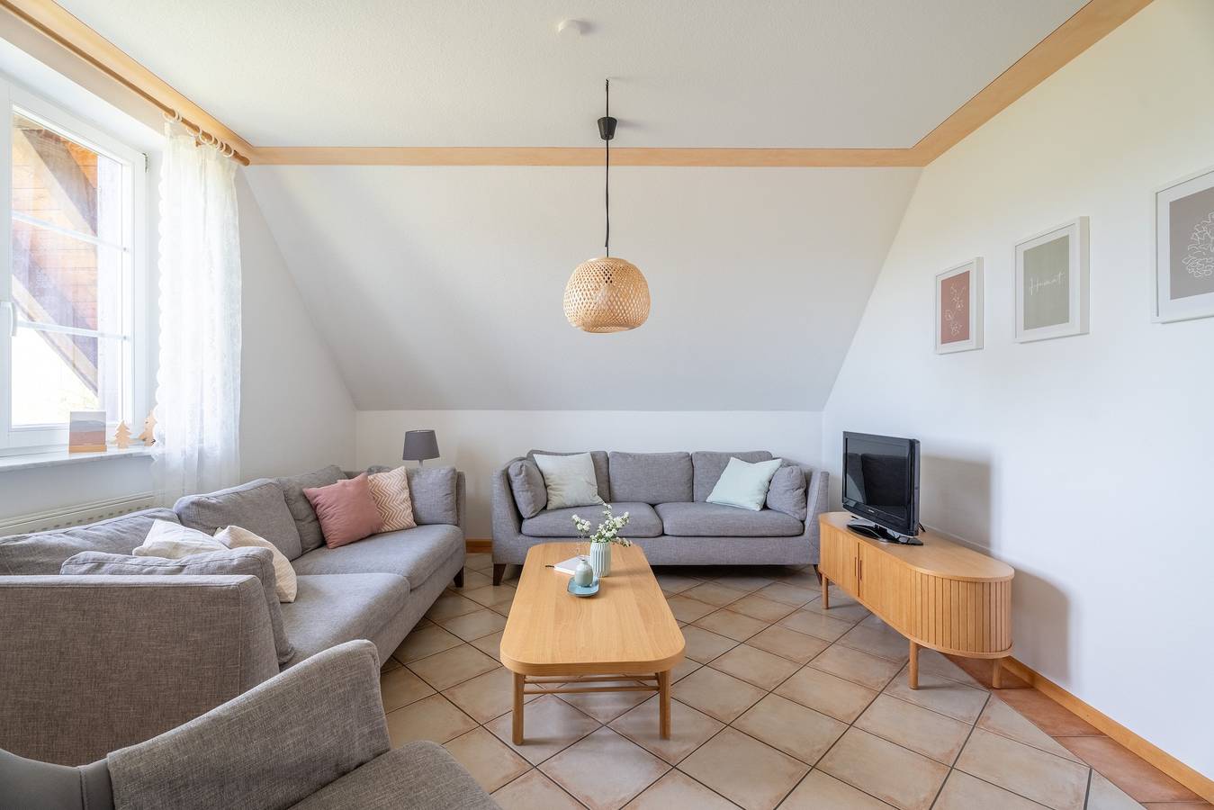 Ganze Wohnung, Ferienhaus Hofgut Wörner - Fewo Obergeschoss / Kneippen / Weinreben / Großer Garten / Weingut in Durbach, Mittlerer Schwarzwald