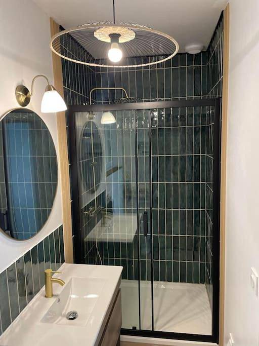 Appartement entier, One-Bedroom Apartment in Saint-Seurin-de-Bourg, Région de Blaye
