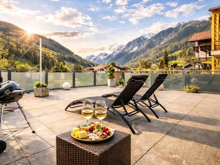 Ferienwohnung für 4 Personen, mit Balkon und Terrasse sowie Ausblick in Brenner