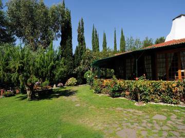 Gîte pour 2 personnes, avec sauna ainsi que terrasse et piscine, animaux acceptés à Villanova d'Albenga