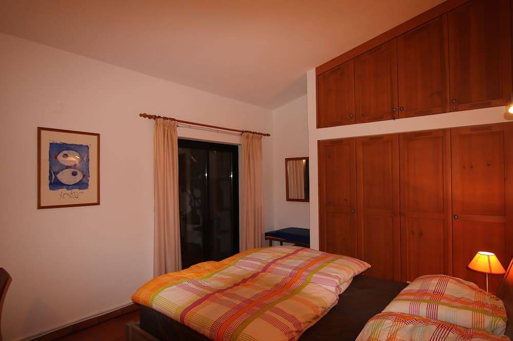 Ingrina Sol, Vila do Bispo, Portugal in Raposeira, Vila do Bispo e Raposeira