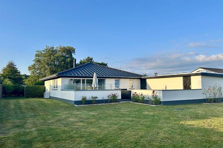 Ferienhaus für 4 Personen, mit Terrasse und Garten in Hejsager Strand