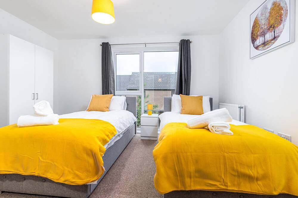 Entire apartment, Cosy Two bedroom Apartment with Balcony in Bristol, South West England