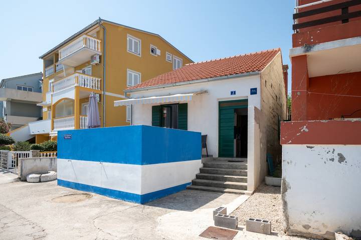 Maison de deux chambres prés de la plage Preko, Ugljan K-21106 in Preko, Île d'Ugljan