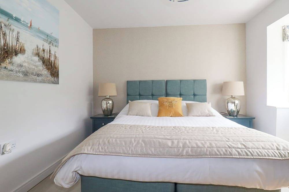 Trenant View, pet friendly, luxury holiday cottage in Wadebridge in Wadebridge, Cornwall
