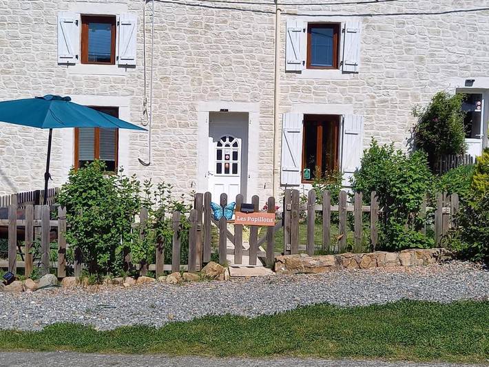 Location de vacances pour 5 personnes, avec Terrasse ainsi que Jardin et Vue dans Sainte-Thérence - 2
