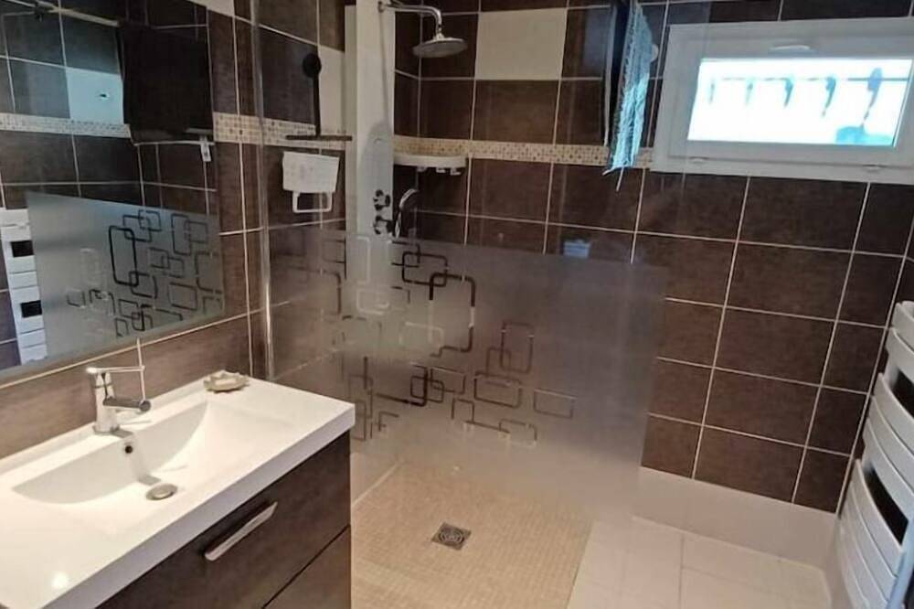 Comfortable Pp house for 6/7 people in Redessan, Region de Nimes