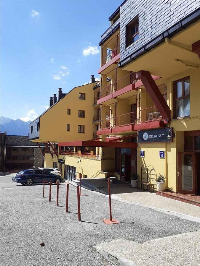 Apartamento para 4 personas, con vistas y jardín, Se admiten mascotas en Cerler