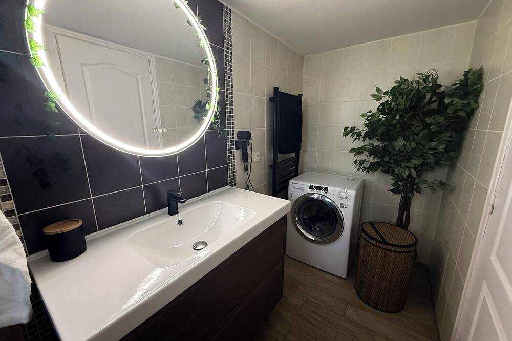 Entire apartment, Vendôme \"Blackwood\" premium apartment in Vendôme, Loire Valley