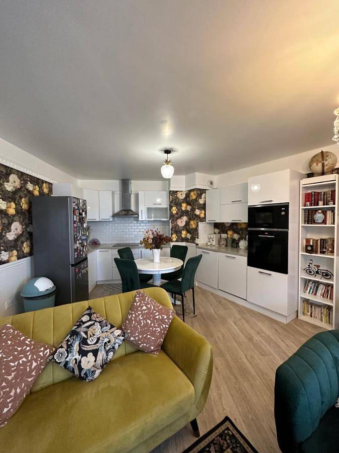Gîte pour 4 personnes, avec terrasse dans La Plaine Saint-Denis