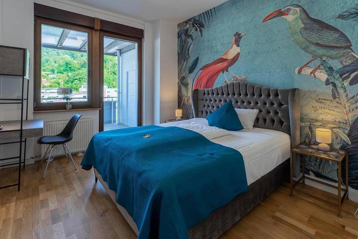 Ferienwohnung für 8 Personen, mit Terrasse und Ausblick in Weinheim
