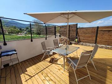 Gîte pour 2 personnes, avec jardin et vue à Pégomas