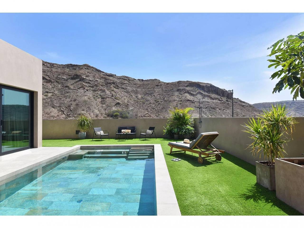 Magnificent property with a private pool located a few meters from Tauro beach in Gran Canaria Süd