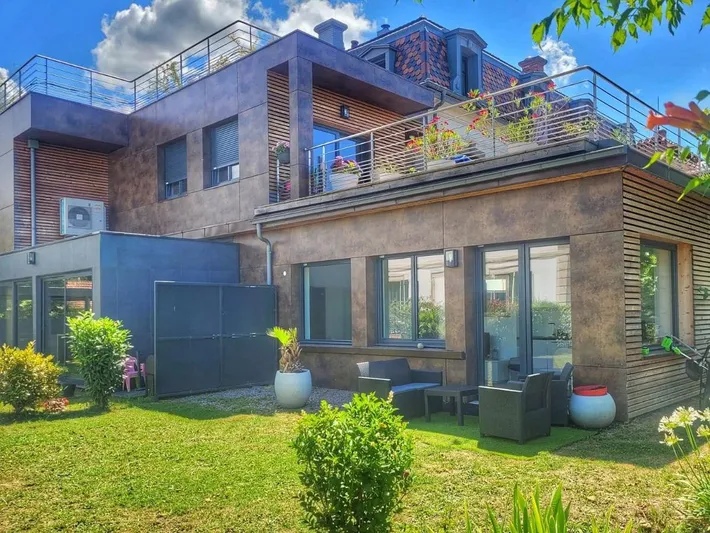 Apartamento de vacaciones para 4 personas, con jardín además de vistas y vistas al lago - 1
