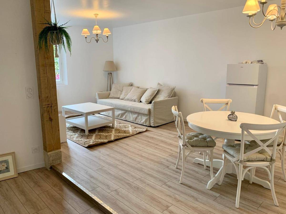 Appartement entier, One-Bedroom Apartment in Trouville-sur-Mer, Région de Lisieux