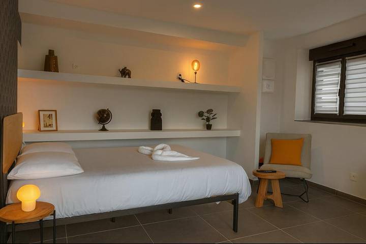 Gîte pour 2 personnes, avec terrasse et vue, animaux acceptés à Le Creusot - 2