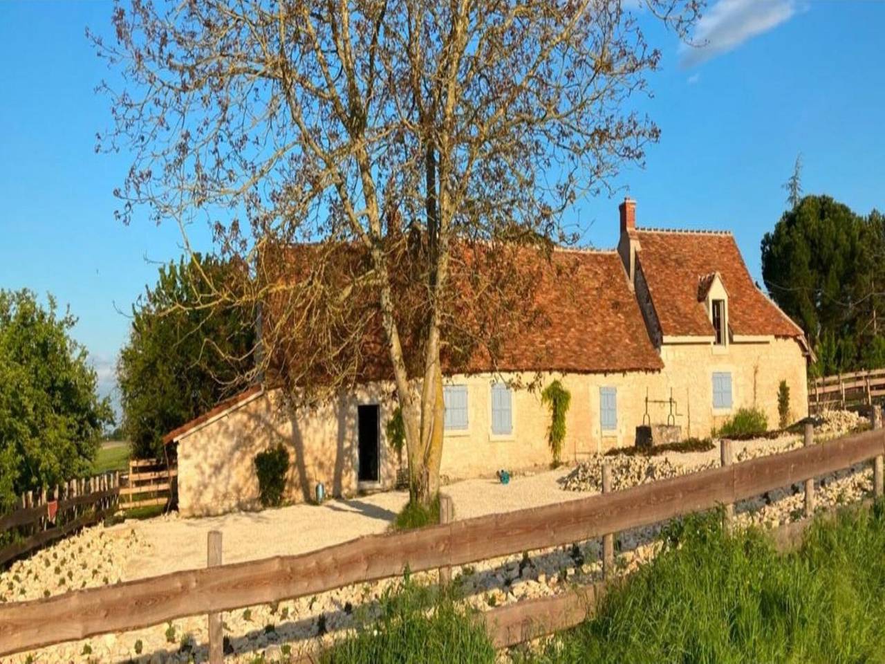 Ferienhäuser in einem Schloss mit Garten in Palluau-sur-Indre, Châteauroux und Umgebung