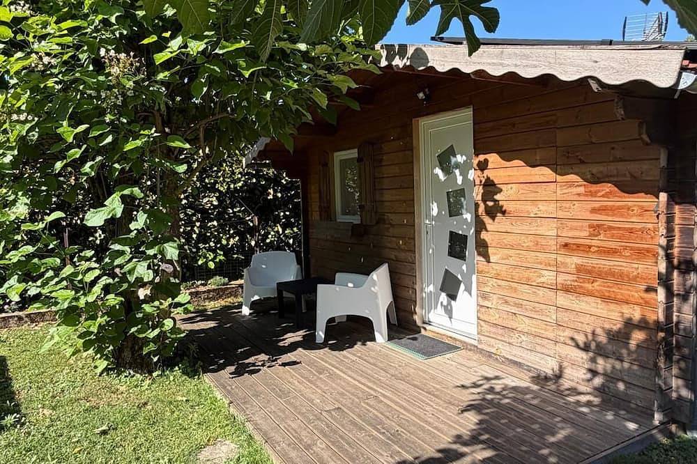 Studio proche Lyon-Aeroport-Centrale Bugey in Dagneux, Ain