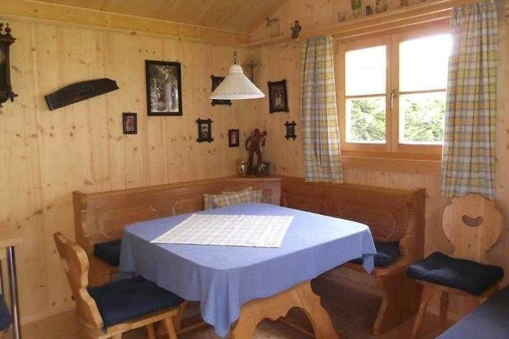 Entire apartment, Apartment - Apartment Szenyei in Waakirchen, Alpine Region of Tegernsee and Schliersee