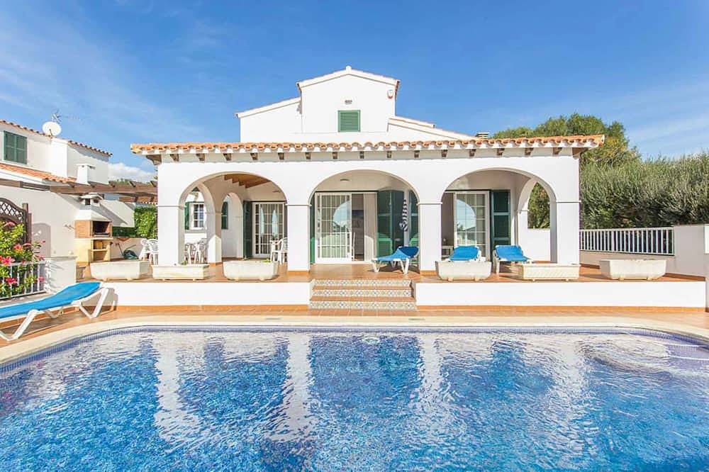 Villa Anita - Four Bedroom Villa, Sleeps 8 in Santo Tomas, Es Migjorn Gran
