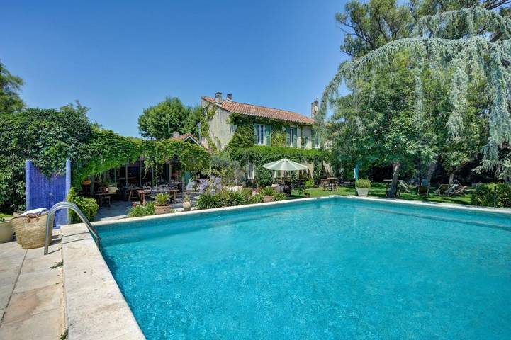 Hôtel pour 2 personnes, avec vue ainsi que jardin et piscine, animaux acceptés à Graveson - 2